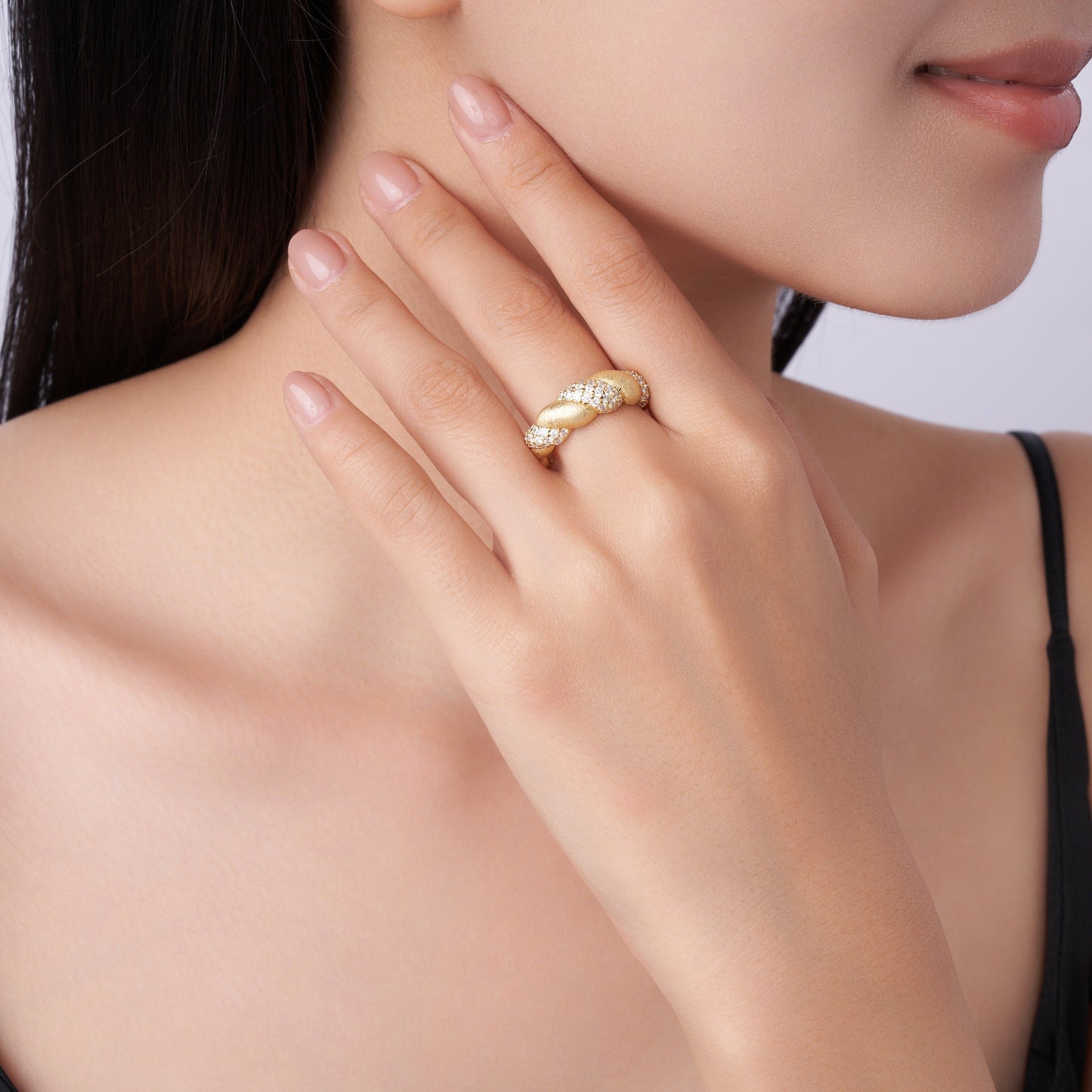 Twist of light Moissanite ring