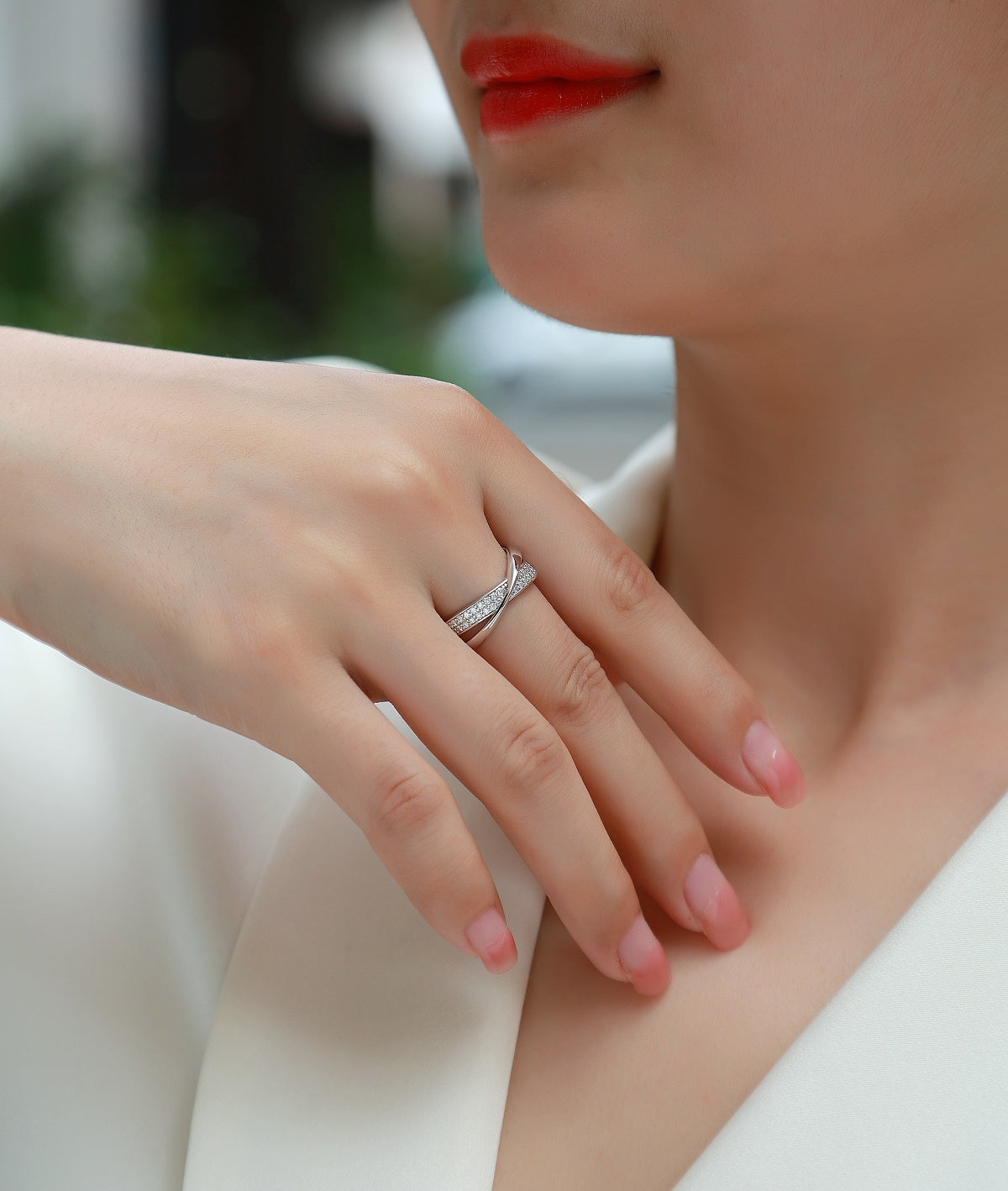 Criss Cross Band - GRA Certified Moissanite | Platinum Plated Sterling Silver